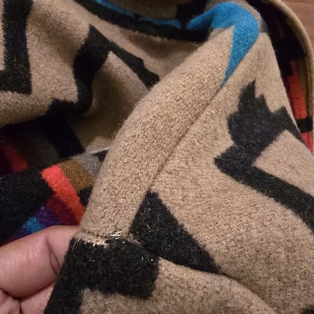 Pendleton Sophisticates Wool Navajo Bomber Beige Black Red Blue‎ Size Large